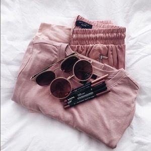 Meet your Posher, Deyala